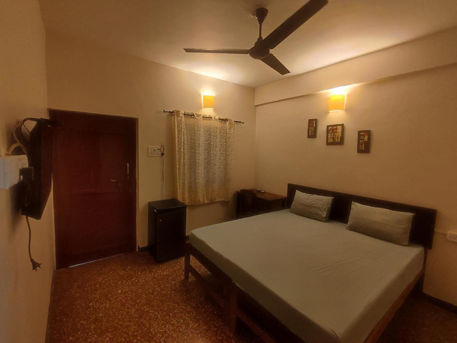 Hill View Guest House Anjuna Bagian luar foto